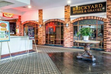 Clarion Hotel & Conference Center 22