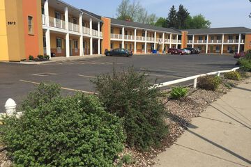 University Manor Inn