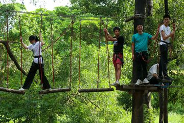 Ropes course (team building)