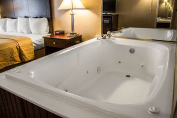 Deep Soaking Bathtub