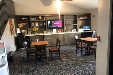 Hotel Interior 11 of 27