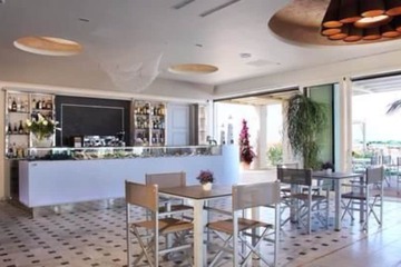 Beach bar
