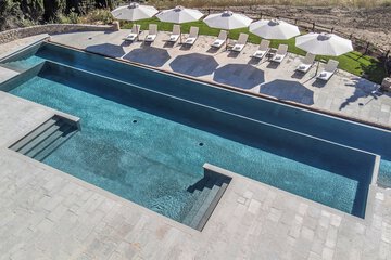 Exercise/lap pool