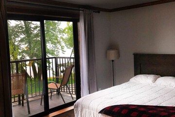 Room 95 of 146