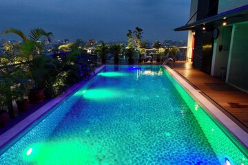 Rooftop pool