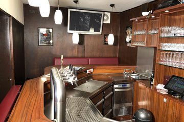 Sports bar
