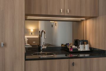 Private kitchenette