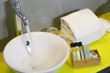 Bathroom amenities