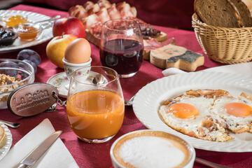 Breakfast meal