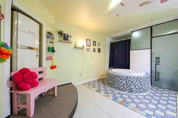 hotel_rooms