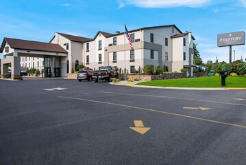 Best Western Plus Grand Castle Inn & Suites Grand Rapids West