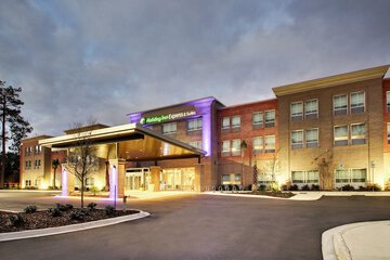 Holiday Inn Express & Suites Charleston NE Mt. Pleasant US17