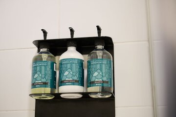 Bathroom amenities