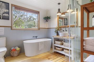 Private spa tub