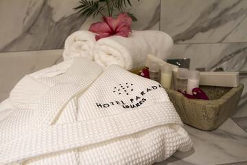 Bathroom amenities