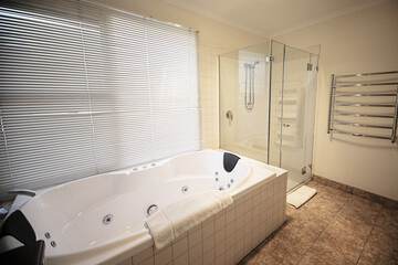 Jetted tub