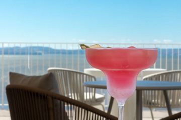 Poolside bar