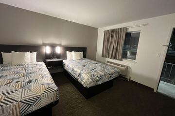 Room 20 of 33