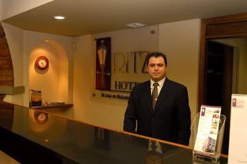 Check-in/check-out kiosk