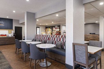 Hotel Interior 8 of 37