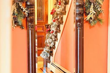 Handrails in stairways