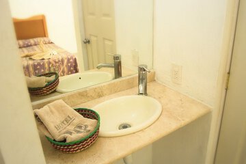 Bathroom sink