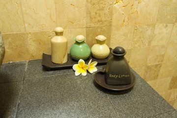 Bathroom amenities