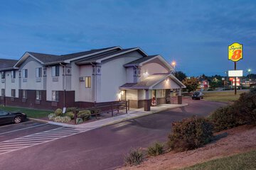 Super 8 by Wyndham Christiansburg / Blacksburg Area