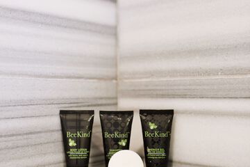 Bathroom amenities