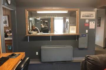 Check-in/check-out kiosk