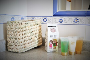 Bathroom amenities