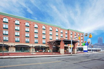 Holiday Inn Express Hotel & Suites Pittsburgh-South Side by IHG