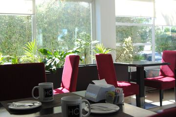Lobby lounge