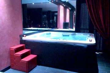 Jetted tub