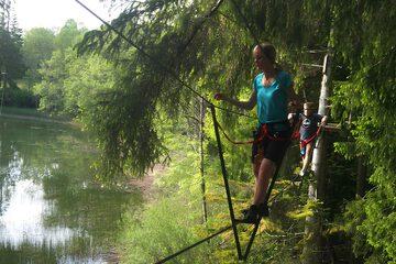 Ropes course (team building)