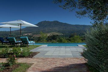 Infinity pool