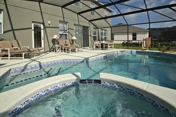 Private spa tub