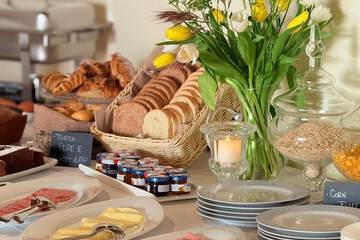 Breakfast buffet