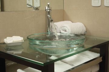 Bathroom sink