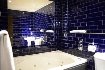 Jetted tub