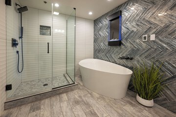 Deep soaking bathtub
