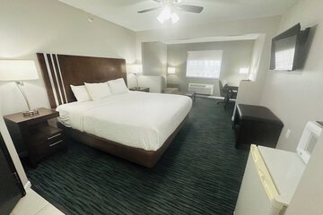 BridgePointe Inn & Suites by BPhotels Lincoln I-80 / 27th St