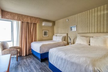 Room 34 of 143