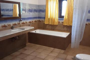 Photo 33