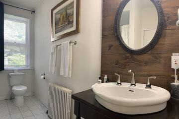 Bathroom sink