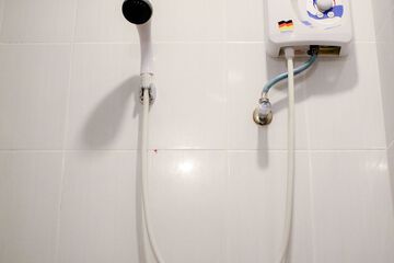 Bathroom shower