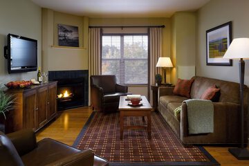 Green Mountain Suites Hotel