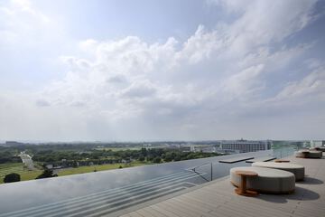 Infinity pool