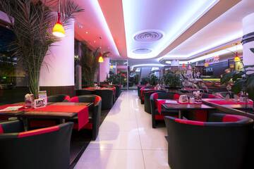Lobby lounge