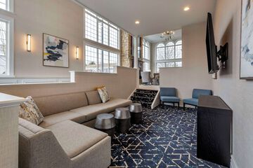 Hotel Interior 11 of 44